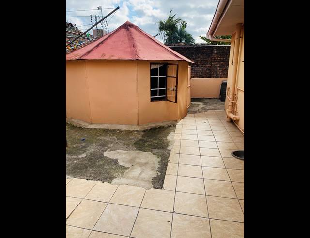 14 BEDROOM BED & BREAKFAST FOR SALE IN AMALINDA